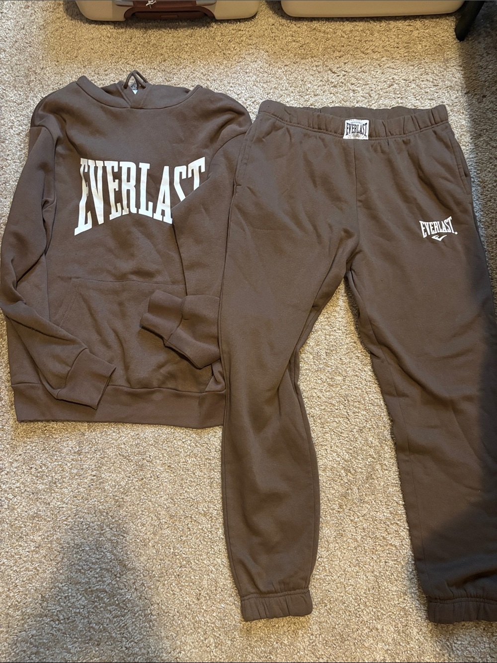Everlast Brown Sweatshirt and Jogger Set with White Logo - Picture 2 of 2